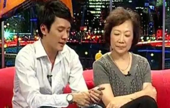 趙麗穎產後性情大變,馮紹峰無意中透露了他們家的婆媳關係怎麼樣!
