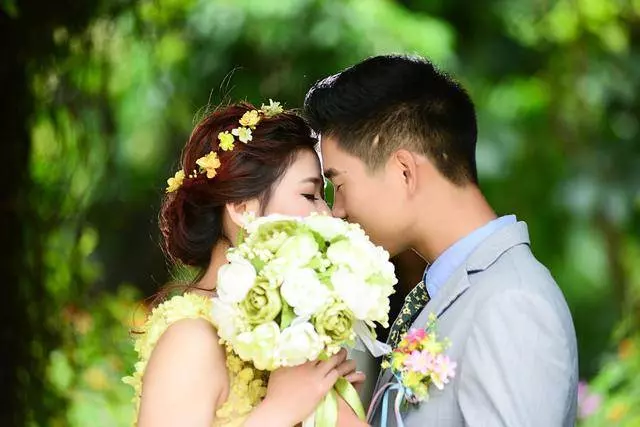 婆婆讓我用嫁妝給小叔子付首付,我看一眼老公,婆婆不再說話