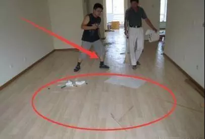 家門口發現這3種情況趕緊改,否則越住越,,,