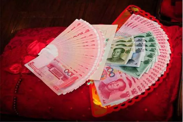 婆婆給我煲湯喝,6歲小姑子貪玩要跟我換碗,喂她一口我哽咽了