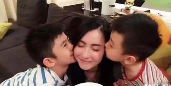 張柏芝累倒在他的懷裡,他才是張柏芝最愛的男人!