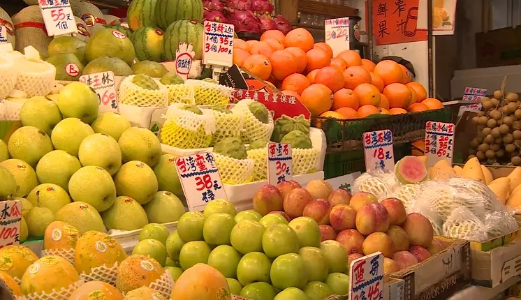 眼睛發炎紅腫 李佳芬素顏戴眼鏡隨行出訪依舊話題十足