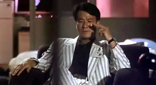 當年迷死萬千少女,他曾與周潤發齊名,如今老得不敢認!與太太一起就像倆中老年男人!