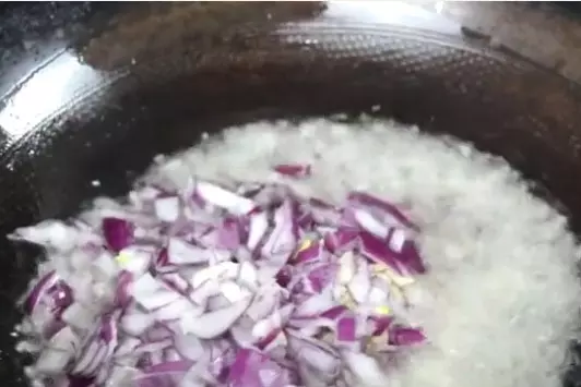 教你祖傳秘制香菇肉醬,看著就流口水,拌面吃饅頭拌飯特香