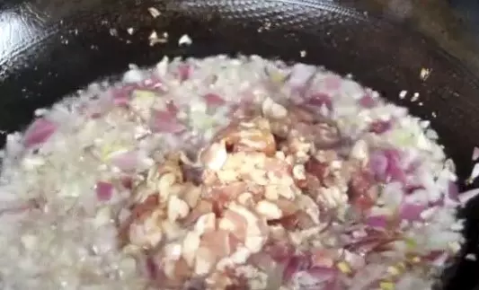教你祖傳秘制香菇肉醬,看著就流口水,拌面吃饅頭拌飯特香