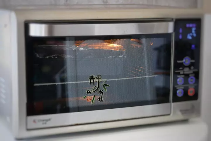 金針菇十分簡單的做法,加1碗料汁,味道尤其鮮美,一次做2斤都不夠吃