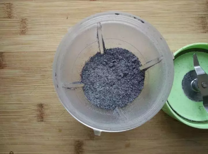不用麵粉不用烤的「蛋糕」,鬆軟又香甜,熱量更低,吃了不上火~