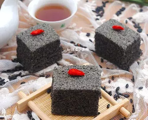 不用麵粉不用烤的「蛋糕」,鬆軟又香甜,熱量更低,吃了不上火~