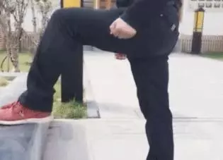 濕氣大、總抑鬱、身上癢都是雨水惹的禍!這樣敲一敲,全身都輕鬆