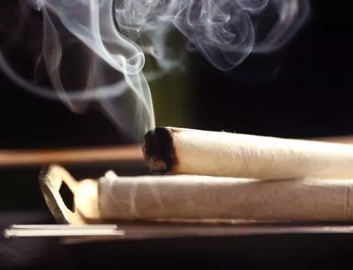 濕氣大、總抑鬱、身上癢都是雨水惹的禍!這樣敲一敲,全身都輕鬆