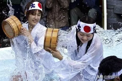 為什麼日本女孩在冬天敢穿裙子,答案是這樣的?可算明白了