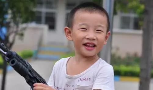 帶小舅子一家去旅遊,臨走前天5歲兒子童言無忌,我退了他們機票