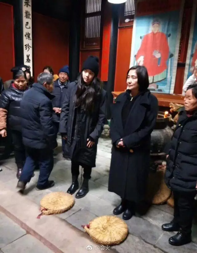 支持統一也沒用!歐陽娜娜急喊「我是中國人」挽回工作 被公安抓包「支持邪教」網友嘆:沒戲了