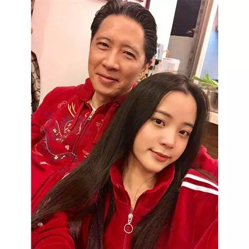 支持統一也沒用!歐陽娜娜急喊「我是中國人」挽回工作 被公安抓包「支持邪教」網友嘆:沒戲了