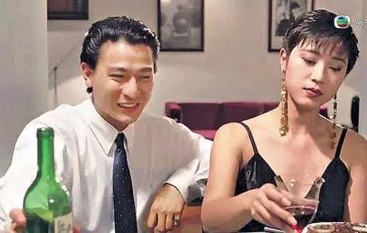 6段戀情5次小三上位,被騙財騙色!如今50歲仍淒慘單身,慘和81歲老父親相依為命!