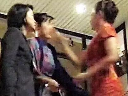 6段戀情5次小三上位,被騙財騙色!如今50歲仍淒慘單身,慘和81歲老父親相依為命!