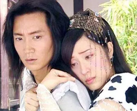 6段戀情5次小三上位,被騙財騙色!如今50歲仍淒慘單身,慘和81歲老父親相依為命!