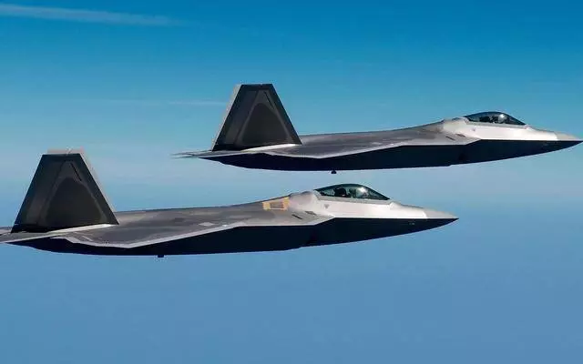 如何防止飛行員駕F-22叛逃?美國空軍有一滅絕手段,結局不寒而慄
