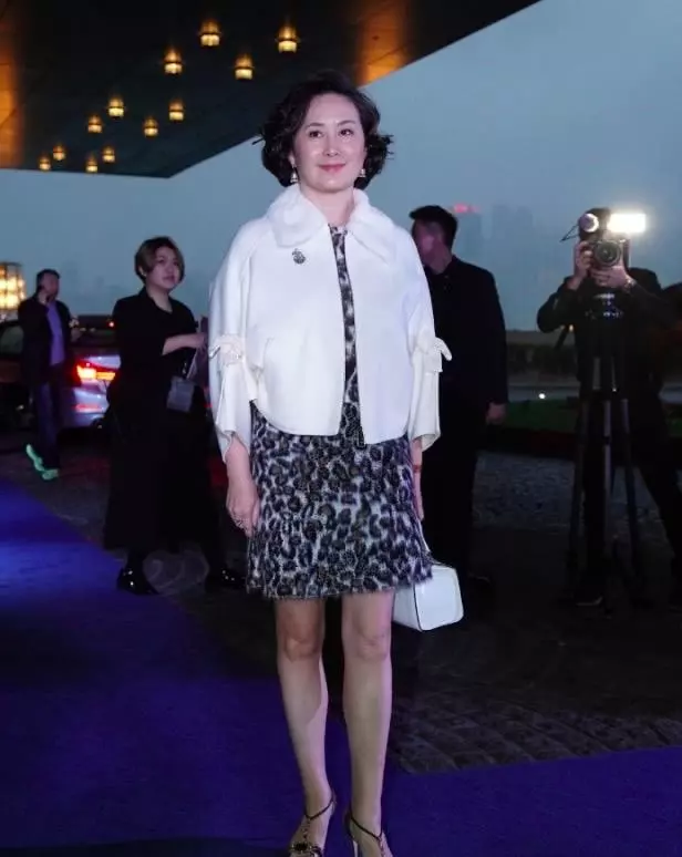三個女人一台戲!甘比李嘉欣何超瓊同框不尷尬,昔日情敵變閨蜜