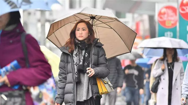 雲霄飛車?今天開始「全台灣急凍10度」又濕又冷 下周短暫回溫後「再度大怒神降溫」