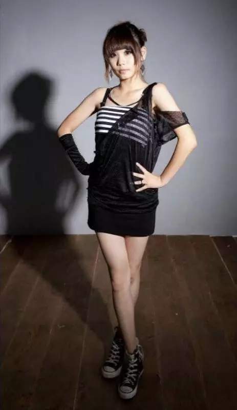 鋼鐵辣妹/左腿截肢感情曾碰壁 年輕正妹自曝現況超感人
