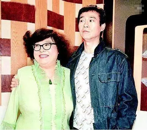 隱瞞外界多年,鄭少秋曝出與肥姐離婚的真相,網友:熬過來就好!