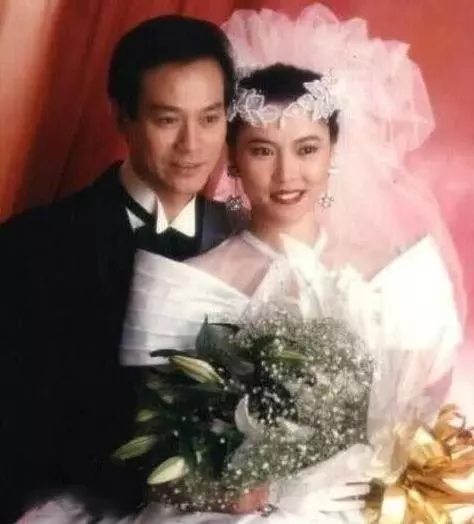 隱瞞外界多年,鄭少秋曝出與肥姐離婚的真相,網友:熬過來就好!