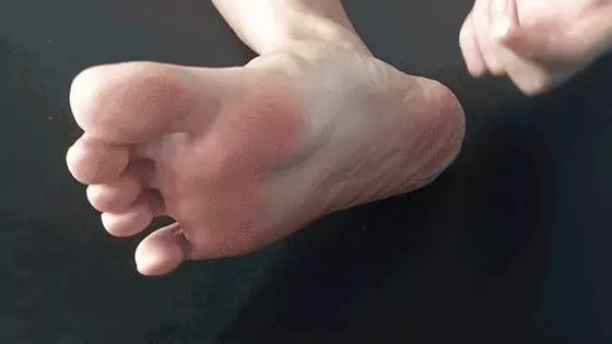 把牙膏抹在鑰匙上,太實用了,學會了能省下不少錢,趕緊試一試