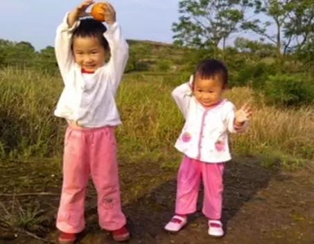 生了兩女兒,一家人把我當僕人,算命先生:你老了她們把你供著養