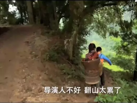 王艷兒子長大了,曾經的混世小魔王變成暖男,隔空感謝媽媽的付出