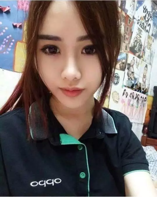 (大馬「)蛇精女」抱怨出街被人Kap....! 上網尋求解決方法卻慘遭網友翻底!網友:「當膩了人類,想變外星人?」