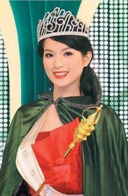 老公不介意拍親熱戲!36歲前TVB離巢花旦直言:他喜歡我性感!