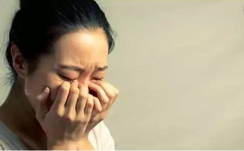 分手一年,給前男友發了句「我很想你」,他的回覆讓我扇自己耳光