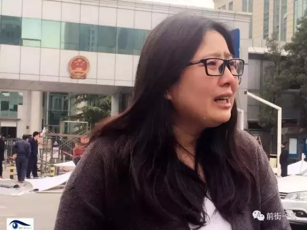 少女在教室疑遭同學姦殺案開庭,母親稱給10億也不要,隻求重判!被告拒不認罪,無家屬出庭。(組圖)