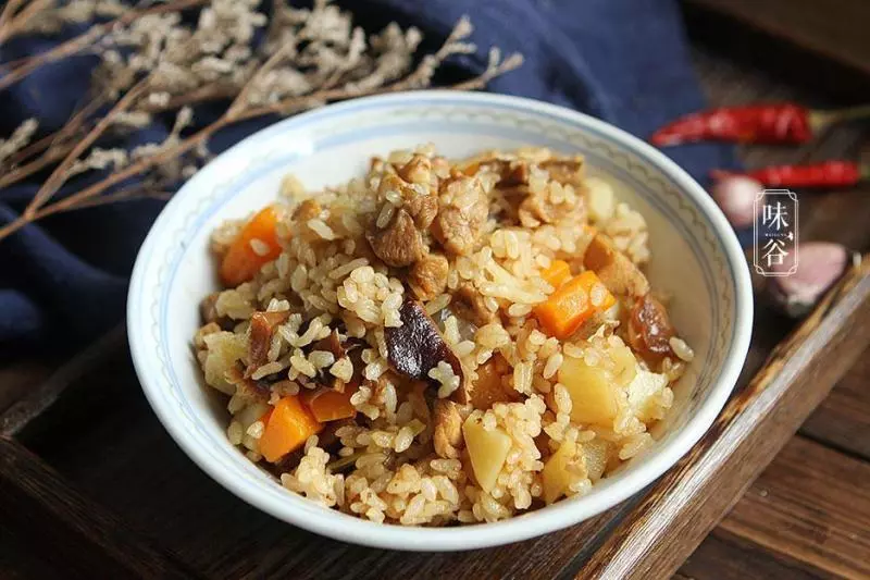 米飯最好吃做法,飯菜一鍋出,好吃又簡單,非常適合懶人!