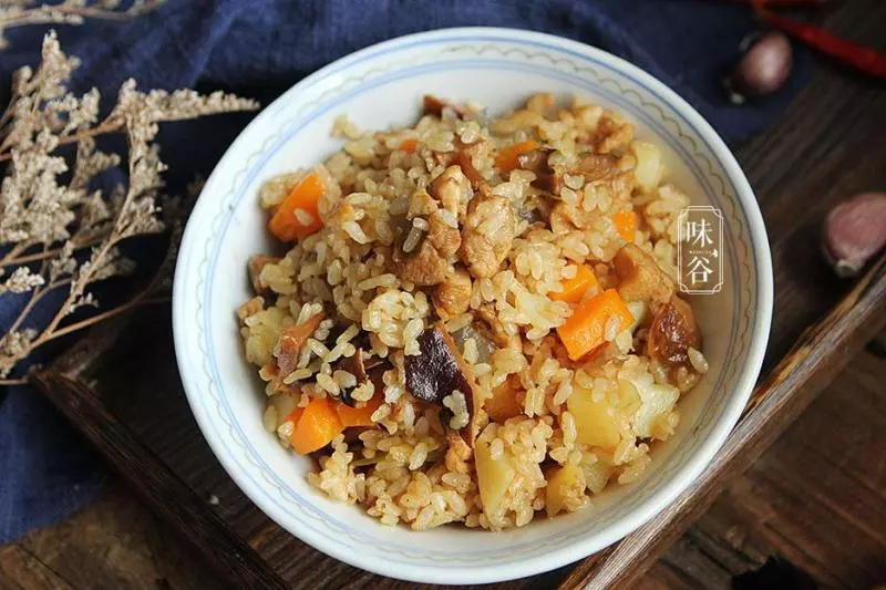 米飯最好吃做法,飯菜一鍋出,好吃又簡單,非常適合懶人!