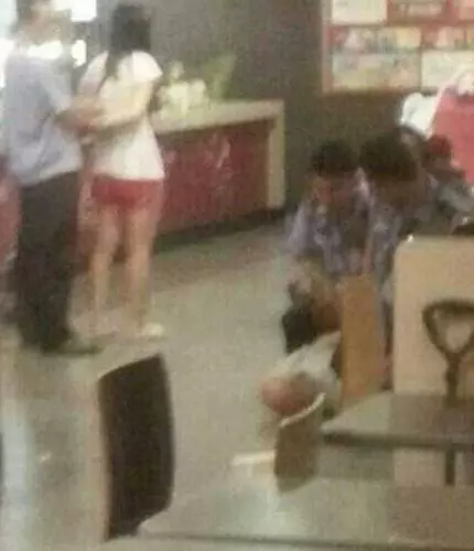 這個太恐怖了,現在的人真的不好開玩笑《中國一名女子因在麥當勞拒絕搭訕,而被6個人活活打死!》