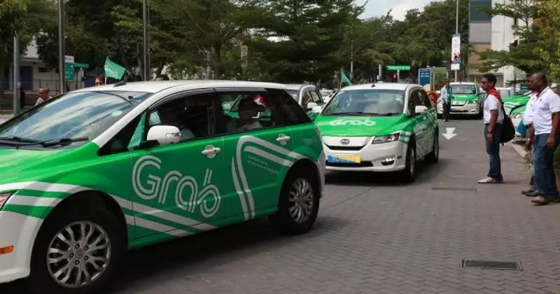【GrabCar又出事了!】女司機晚上載客被非禮,男子持刀挾持強吻、摸胸,還差點干下獸行