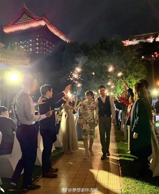 林志穎親弟結婚!一家顏值爆表 千萬超跑迎親…場面超壯觀