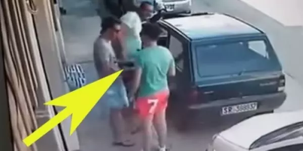 車子被人包夾開不出來,駕駛傻眼了一秒,接下來「神人般的舉動」讓所有人全都傻眼:大力水手是你!