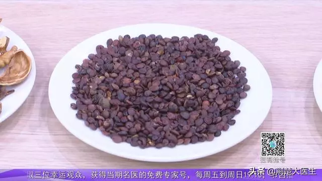 失眠別急著吃藥!常按4個穴位,常吃3種食物,中醫專家教你四步調養好睡眠!
