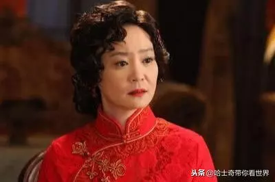 40歲嫁大13歲丑老公,老公把她寵「廢」後去世,她瘦成紙片人