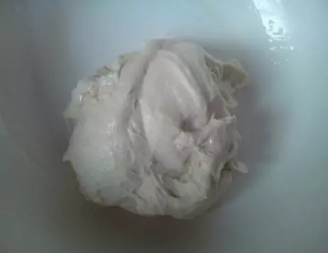 炸油條時,別只知道放酵母和鹽,多加這2樣,油條更蓬鬆香軟酥脆