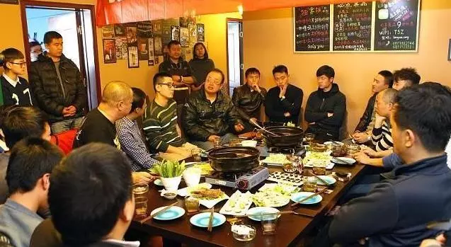 原本快樂的同學\會遇到這種人,看到同學這種行為,讓人無語