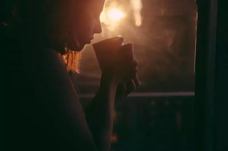 老公每月給你11萬,但是不回家,女人你願意嗎