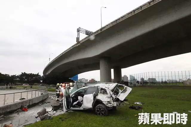 【墜車20公尺亡】酒駕失控衝出護欄墜落身亡 女友:前一晚有與他小酌