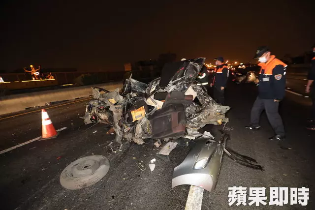 屍塊四散!國道8車連環撞1死 肇事駕駛噴對向遭拖行55公尺