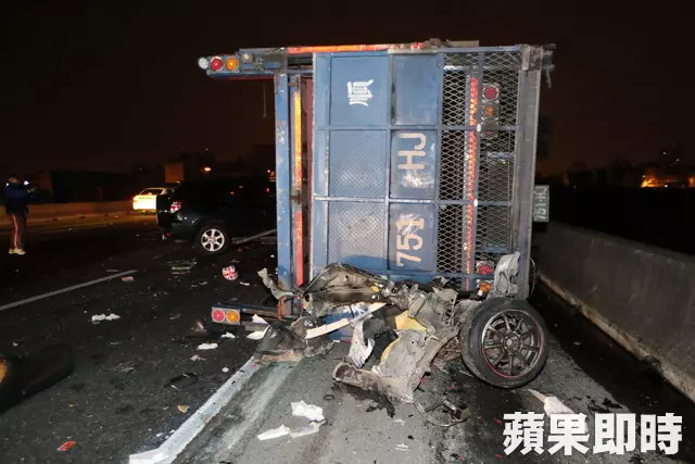 屍塊四散!國道8車連環撞1死 肇事駕駛噴對向遭拖行55公尺