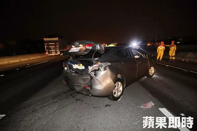 屍塊四散!國道8車連環撞1死 肇事駕駛噴對向遭拖行55公尺