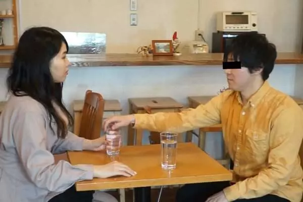 日男腦洞大開研發「防女友暴怒潑水桌」 網友狂推「超猛抵擋設計」:最帥氣的失敗男!